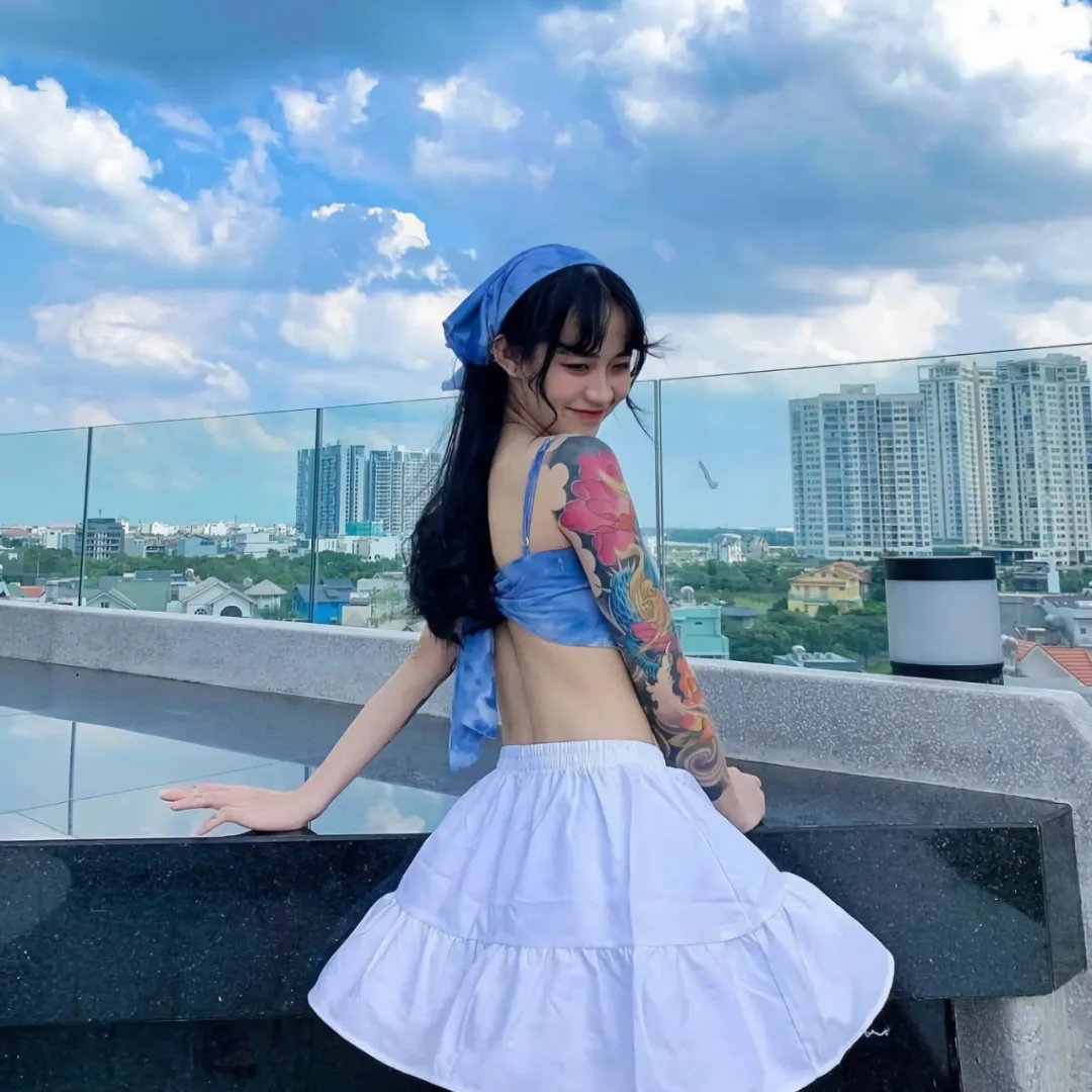 敦君与女朋友